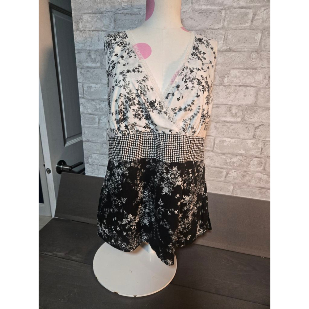 Women's SONOMA life+style M White Black Floral Polka Dot Tank Top